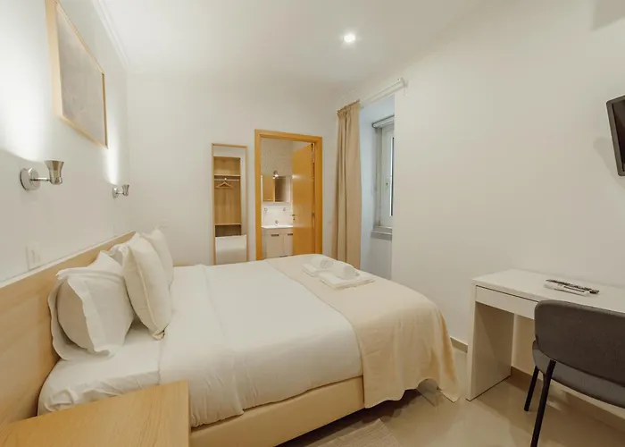 Downtown By Hosty 3*