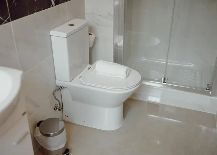 Πανσιόν Downtown By Hosty 3*