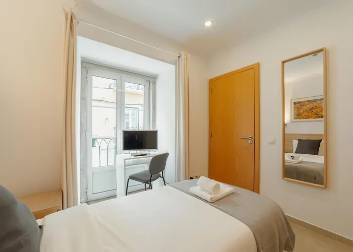 Downtown By Hosty 3*