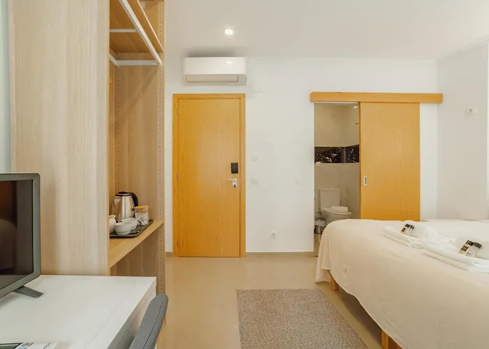 Downtown By Hosty Πανσιόν