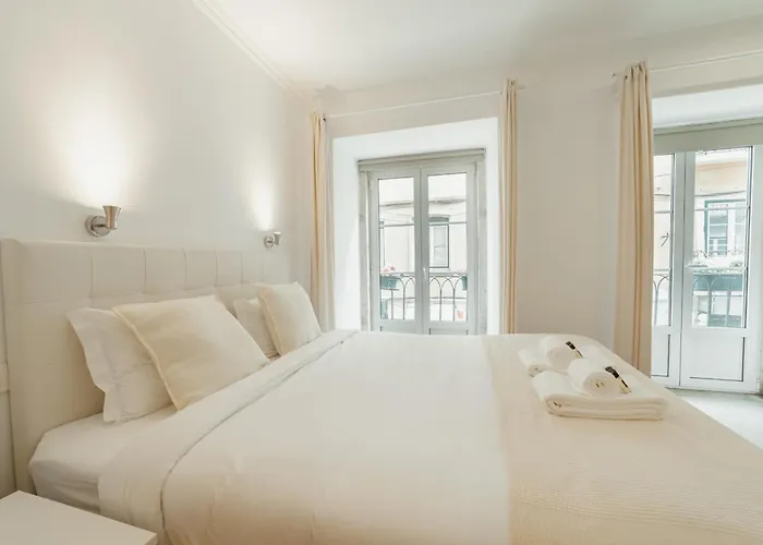 Downtown By Hosty 3*