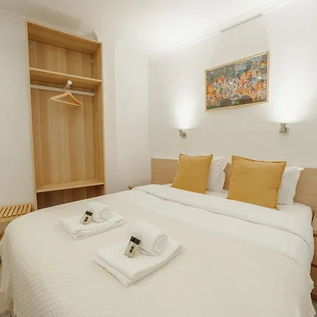 Downtown By Hosty 3*