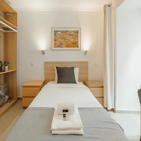 Downtown By Hosty 3*